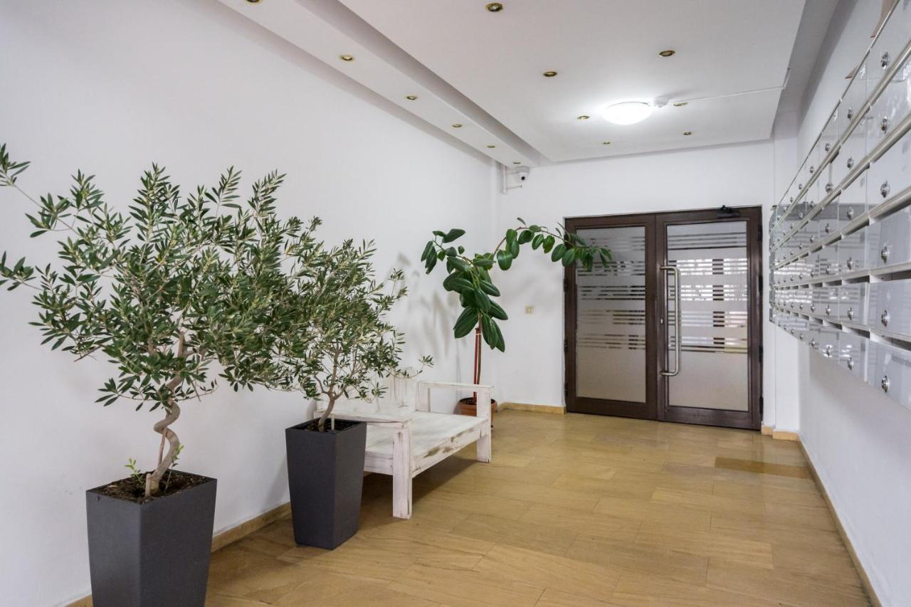 Jungle Escape - Luxe 1-Br Haven In Bucharest Lejlighed Eksteriør billede
